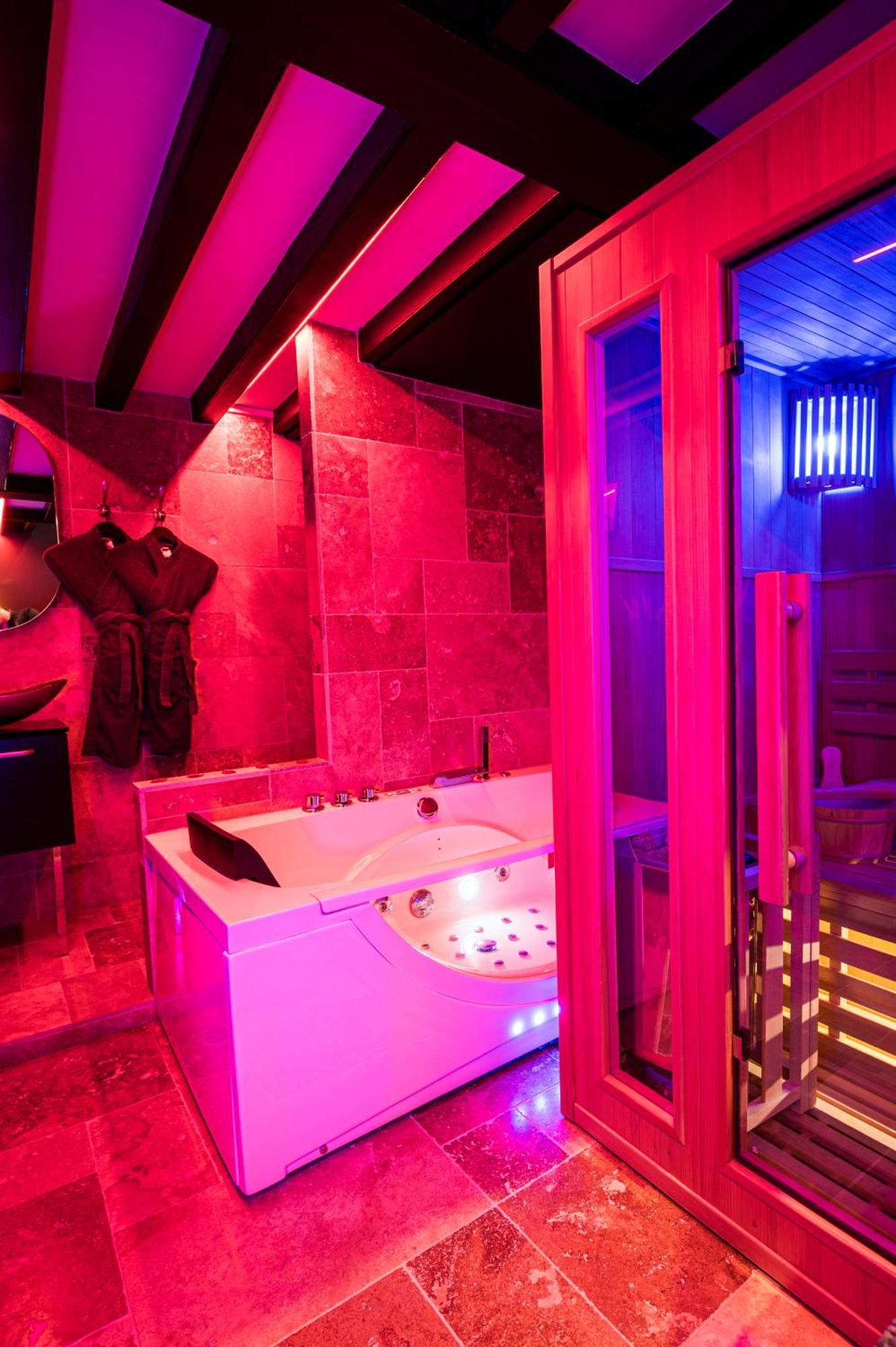 Loveroom Sauna, Balneo, Parking Prive Dans Le Centre De Онфлер Номер фото