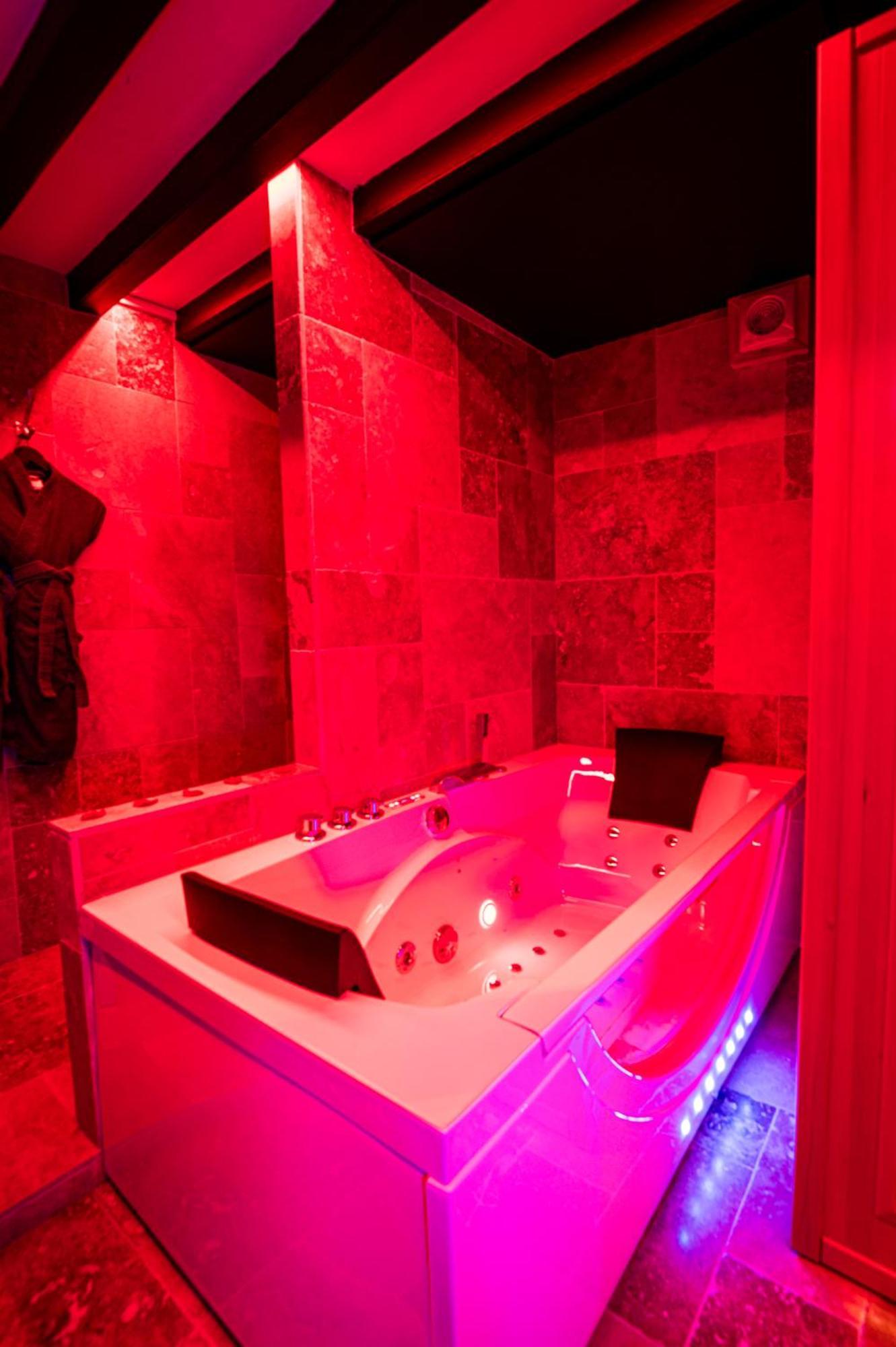 Loveroom Sauna, Balneo, Parking Prive Dans Le Centre De Онфлер Номер фото