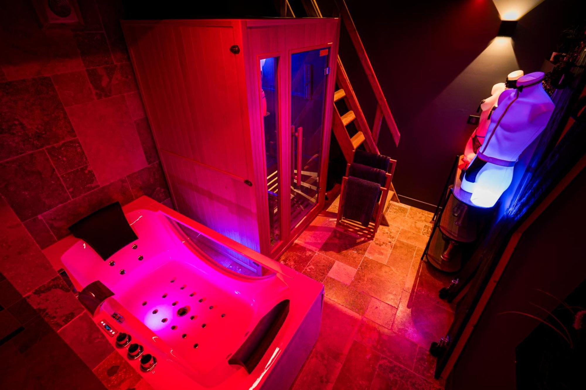 Loveroom Sauna, Balneo, Parking Prive Dans Le Centre De Онфлер Номер фото